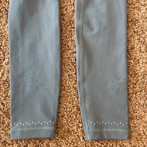 Lululemon Athletica Size 2  Excellent Condition 🔥 - Picture 4 of 7